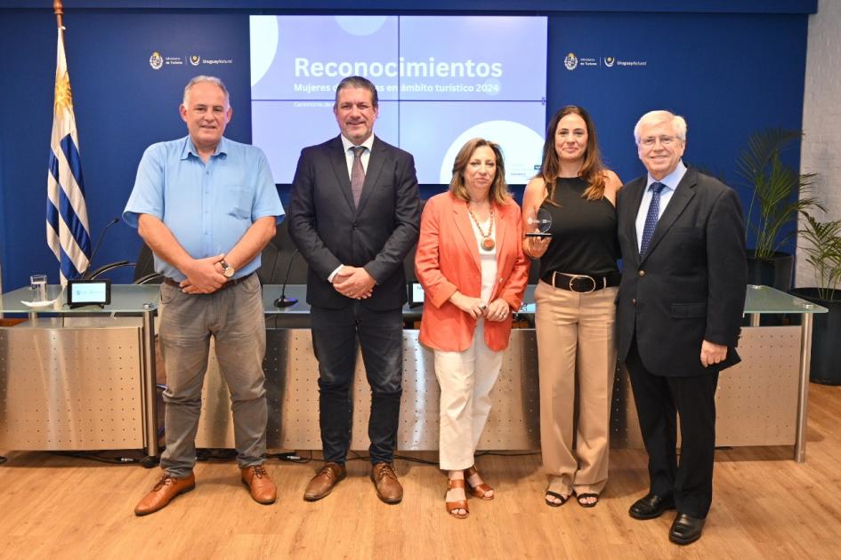 Reconocimiento a la Prosecretaria de la Cámara Uruguaya de Turismo, Flavia Lavecchia