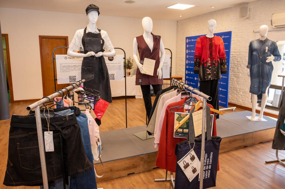 Repensando la Moda y el Turismo en la Sala Arredondo del MINTUR. Repensando la Moda y el Turismo en la Sala Arredondo del MINTUR.