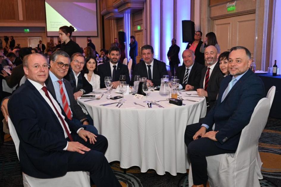 Mesa del Ministerio de Turismo, en almuerzo de trabajo de ADM Mesa del Ministerio de Turismo, en almuerzo de trabajo de ADM