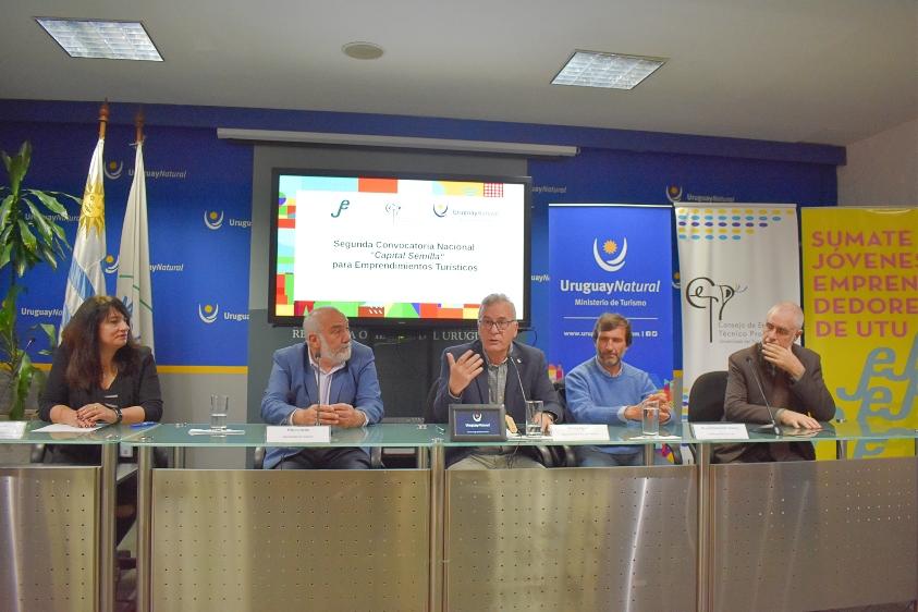 Virginia Figueroa, Wilson Netto, Carlos Fagetti, Miguel Venturiello y Benjamín Liberoff Miembros de la mesa de presentación: Virginia Figueroa, Wilson Netto, Carlos Fagetti, Miguel Venturiello y Benjamín Liberoff