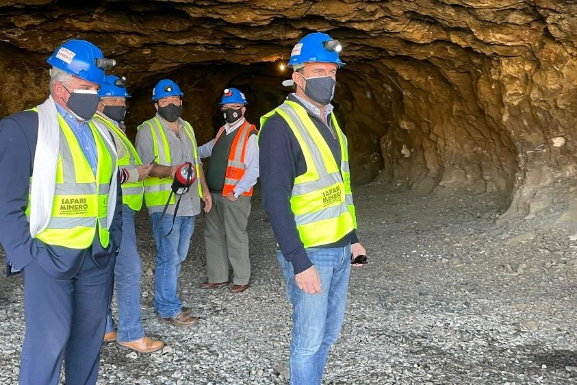 Ministro Germán Cardoso y Coordinador Técnico del MINTUR, Oscar Iroldi en Safari Minero de Artigas