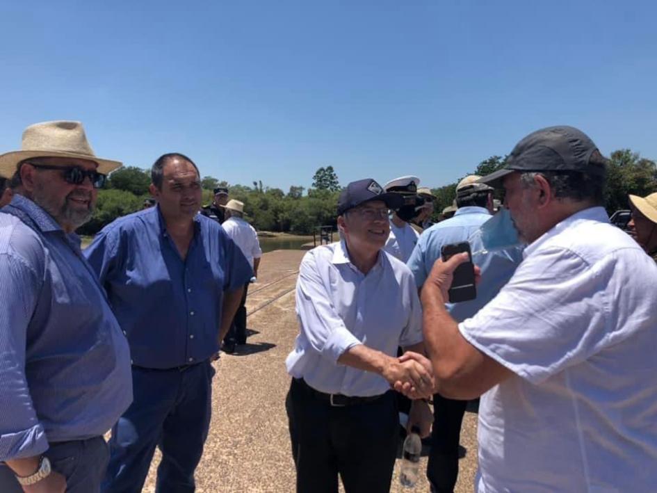 Ministro de Turismo, Tabaré Viera, en San Javier, en recorrida por el río Uruguay