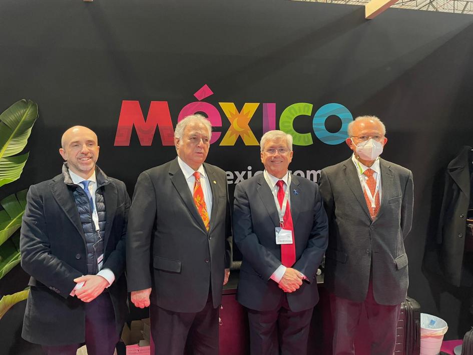Ministro Tabaré Viera con secretario de Turismo de México, Miguel Torruco Marqués