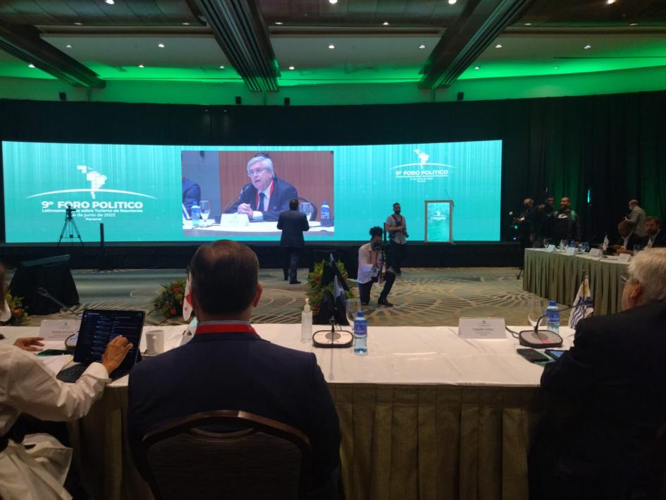 Ministro de Turismo, Tabaré Viera, en 9° Foro Político Latinoamericano sobre Turismo de Reuniones