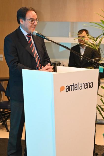 Ministro de Ambiente, Robert Bouvier Ministro de Ambiente, Robert Bouvier