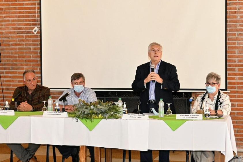 Ministro de Turismo, Tabaré Viera, en reunión de Directores de Turismo en Palmar, Soriano Ministro de Turismo, Tabaré Viera, en reunión de Directores de Turismo en Palmar, Soriano