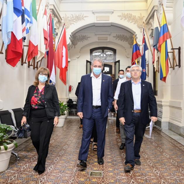 Ministro de Turismo, Tabaré Viera, en intendencia de Florida