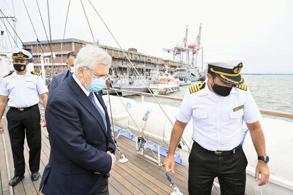 Visita del ministro de Turismo, Tabaré Viera, al Buque Escuela Capitán Miranda Visita del ministro de Turismo, Tabaré Viera, al Buque Escuela Capitán Miranda