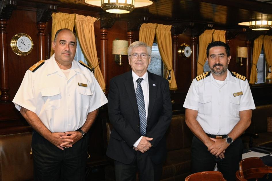 Visita del ministro de Turismo, Tabaré Viera, al Buque Escuela Capitán Miranda Visita del ministro de Turismo, Tabaré Viera, al Buque Escuela Capitán Miranda
