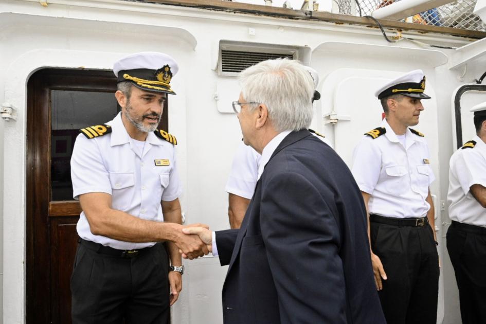 Visita del ministro de Turismo, Tabaré Viera, al Buque Escuela Capitán Miranda Visita del ministro de Turismo, Tabaré Viera, al Buque Escuela Capitán Miranda