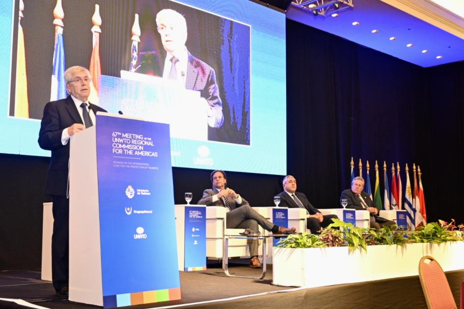 Ministro de Turismo, Tabaré Viera Ministro de Turismo, Tabaré Viera
