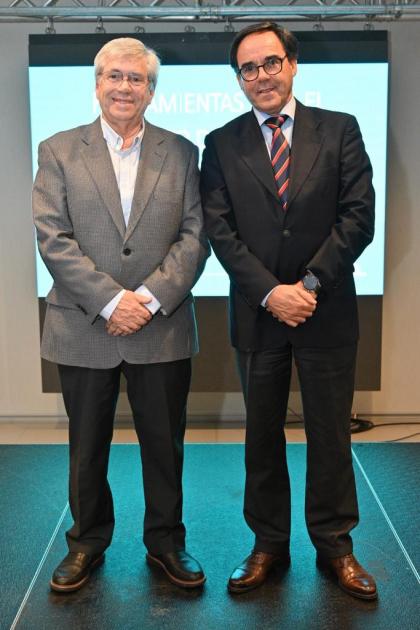 Ministro de Turismo, Tabaré Viera y ministro de Ambiente, Robert Bouvier Ministro de Turismo, Tabaré Viera y ministro de Ambiente, Robert Bouvier