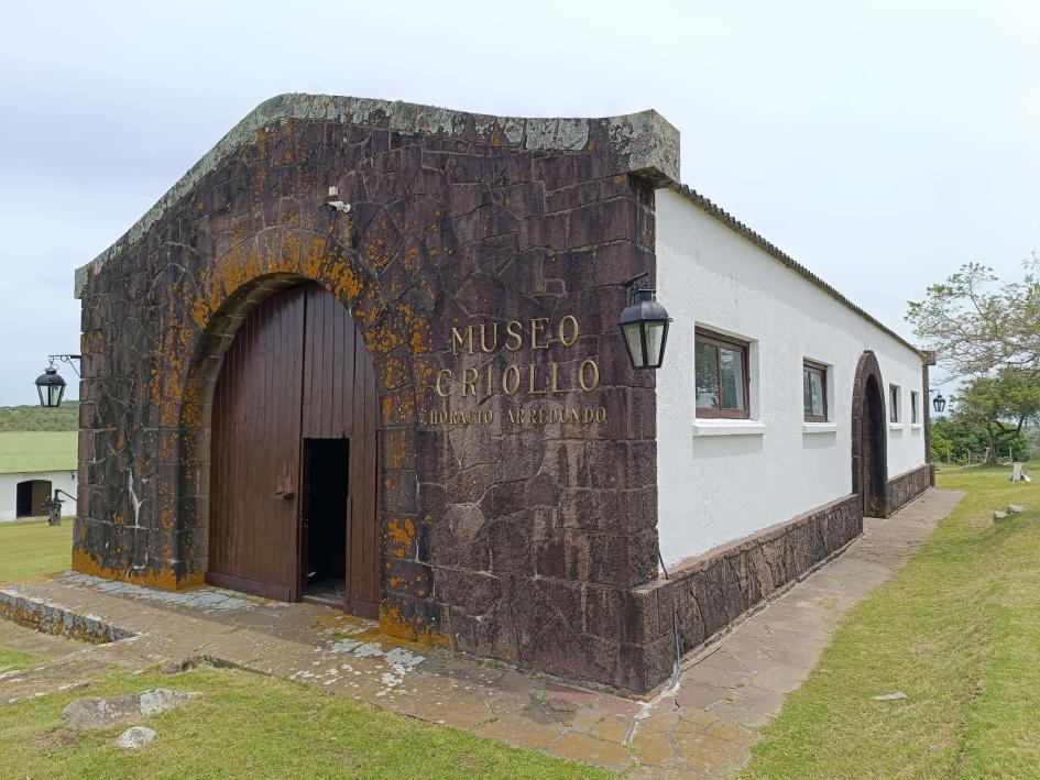 Museo Criollo, Parque Nacional Sin Miguel, Rocha