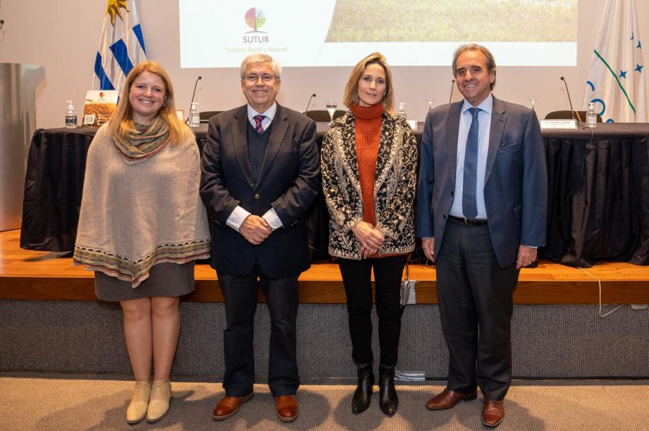 Presentación del Pasaporte de Turismo Rural y Natural, en Presidencia de la República