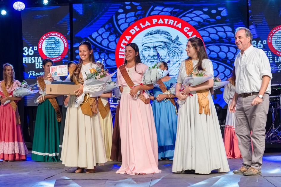 Premiación de la Flor del Pago, en la Laguna de las Lavanderas Premiación de la Flor del Pago, en la Laguna de las Lavanderas
