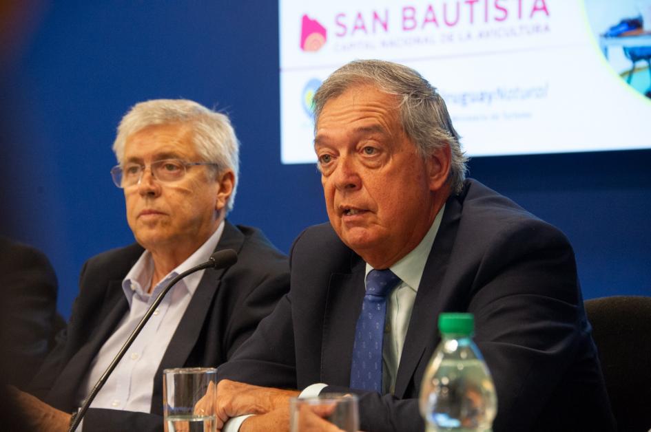 Ministro de Ganadería Fernando Mattos fue parte del acto. Foto: Presidencia.