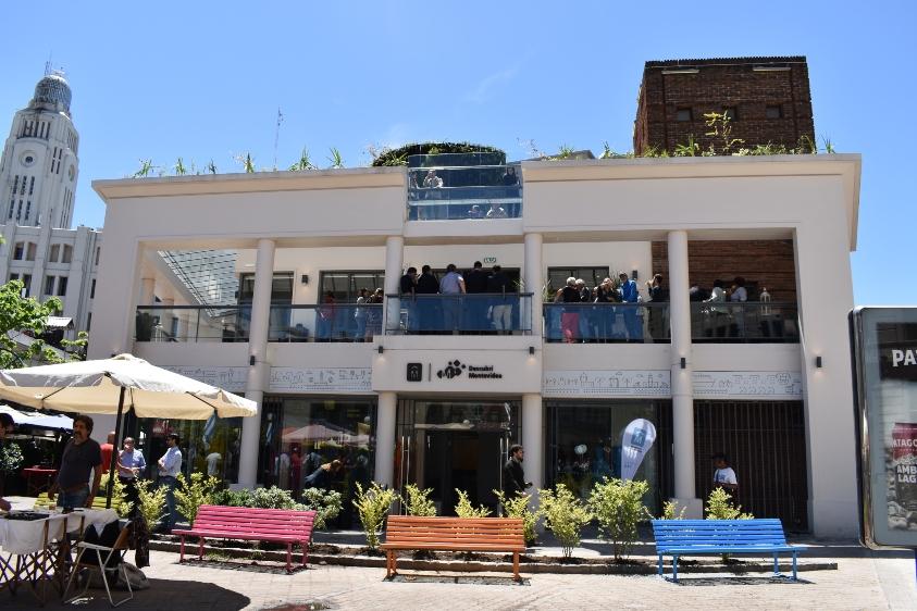 Fachada del edificio Proa al Turismo