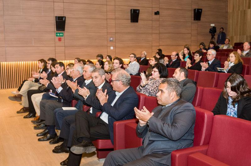 Audiencia Audiencia aplaudiendo durante la presentación