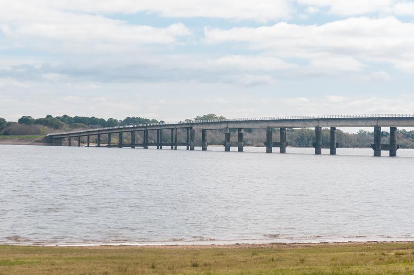 Puente sobre Lagos de Andresito