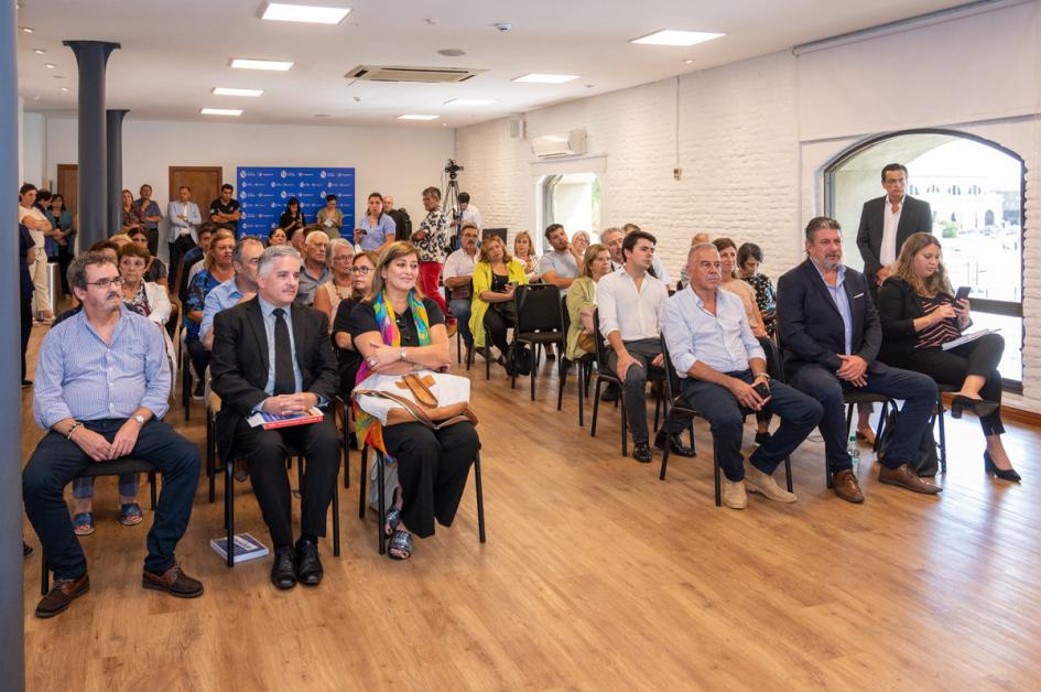 La ceremonia se realizó en la Sala Arredondo del Ministerio de Turismo