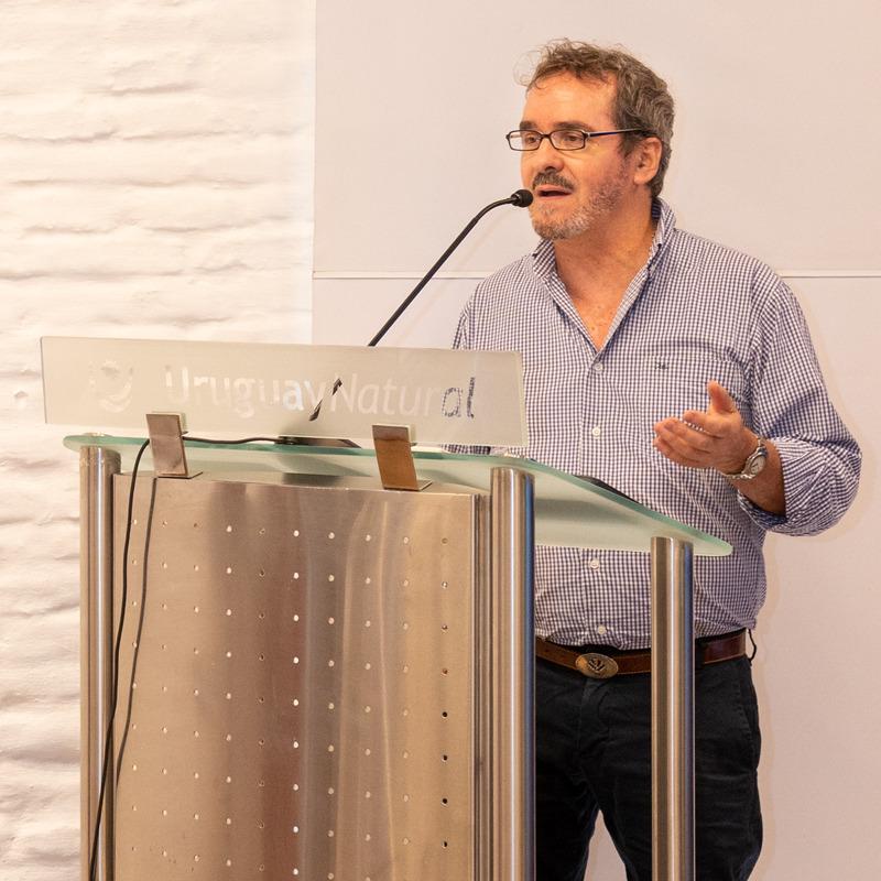 Phillip Davies, colaborador en el libro. Phillip Davies, colaborador en el libro.