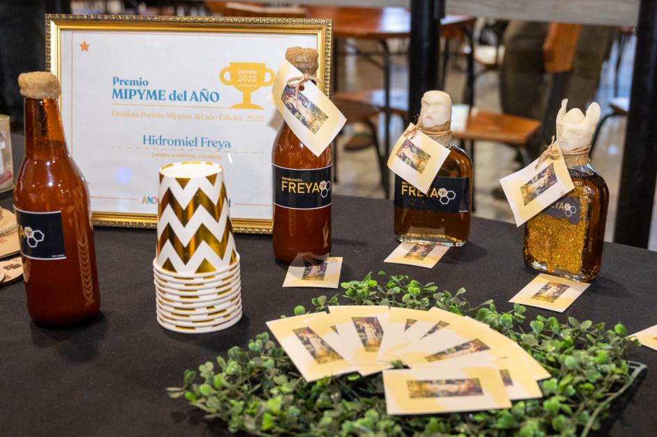 Los visitantes pudieron degustar productos típicos del departamento. Los visitantes pudieron degustar productos típicos del departamento.