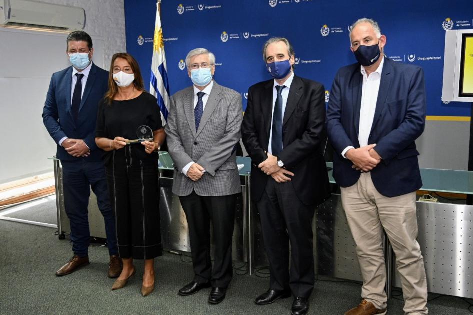 Reconocimiento del Ministerio de Turismo a Alicia Barbitta (Turismo Aventura) Reconocimiento del Ministerio de Turismo a Alicia Barbitta (Turismo Aventura)