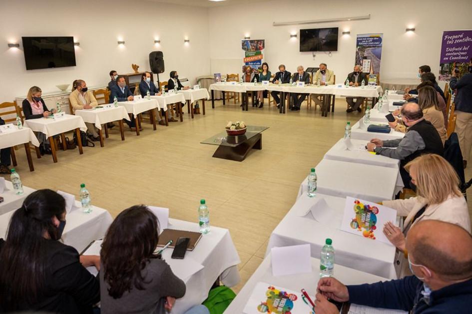 Reunión de Directores de Turismo en Ciudad de la Costa, con autoridades del Mintur