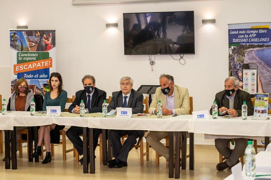 Reunión de Directores de Turismo en Ciudad de la Costa, con autoridades del Ministerio de Turismo Reunión de Directores de Turismo en Ciudad de la Costa, con autoridades del Mintur