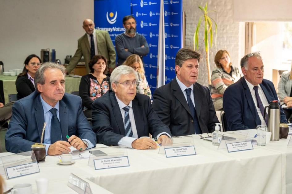 Reunión de autoridades del MINTUR, con directores de turismo 