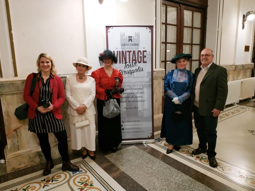 Vintage tour: es una propuesta innovadora que busca dar a conocer la historia de Piriápolis y su creador mediante experiencias de encuentro directo con personajes y sitios emblemáticos Vintage Tour: es una propuesta innovadora que busca dar a conocer la historia de Piriápolis y su creador mediante experiencias de encuentro directo con personajes y sitios emblemáticos.