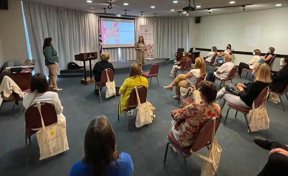 Taller en Hotel Cristal Palace, a cargo de la Organización de Mujeres Empresarias del Uruguay (OMEU) Taller en Hotel Cristal Palace, a cargo de la Organización de Mujeres Empresarias del Uruguay (OMEU)