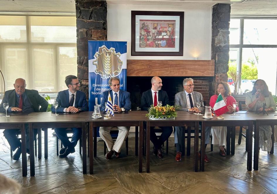 Referente de hotelería de Italia visitó Uruguay en el marco de la Cumbre Global de Enoturismo Referente de hotelería de Italia visitó Uruguay en el marco de la Cumbre Global de Enoturismo