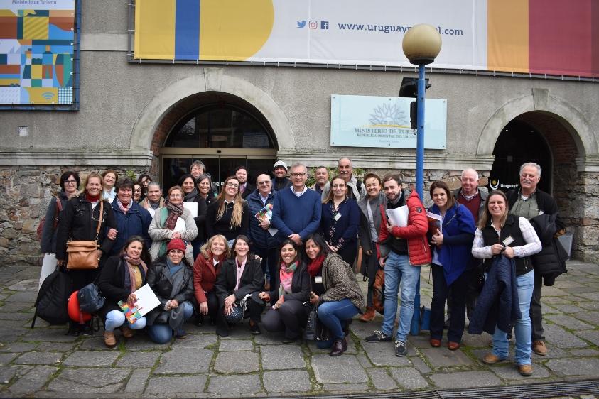 Todos los integrantes de los proyectos junto a Carlos Fagetti, Karina Larruina, Teresa Russi y Patricia Correa Todos los integrantes de los proyectos
