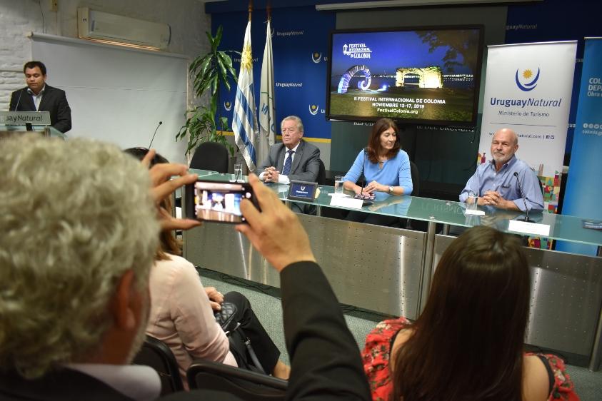 Carlos Moreira, Hyara Rodríguez y Enrique Graf durante la presentación