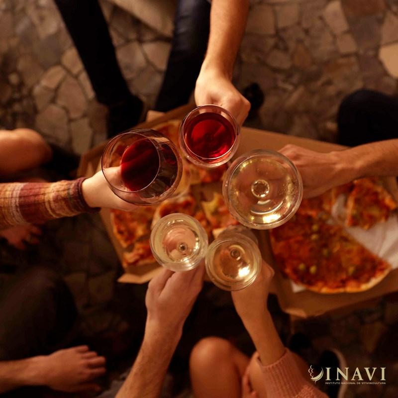 Brindis Brindis de copas en Uva y Vino Point