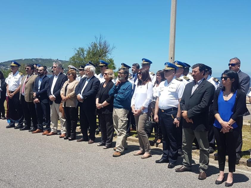 Lanzamiento de Verano Azul con todas las autoridades sobre la avenida de Piriápolis