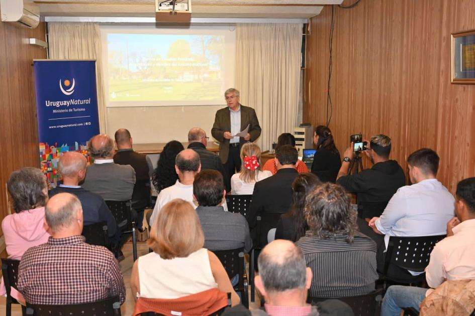 Ministro Viera, realizó presentación sobre las “Perspectivas y los desafíos del turismo nacional" Ministro Viera, realizó presentación sobre las “Perspectivas y los desafíos del turismo nacional"