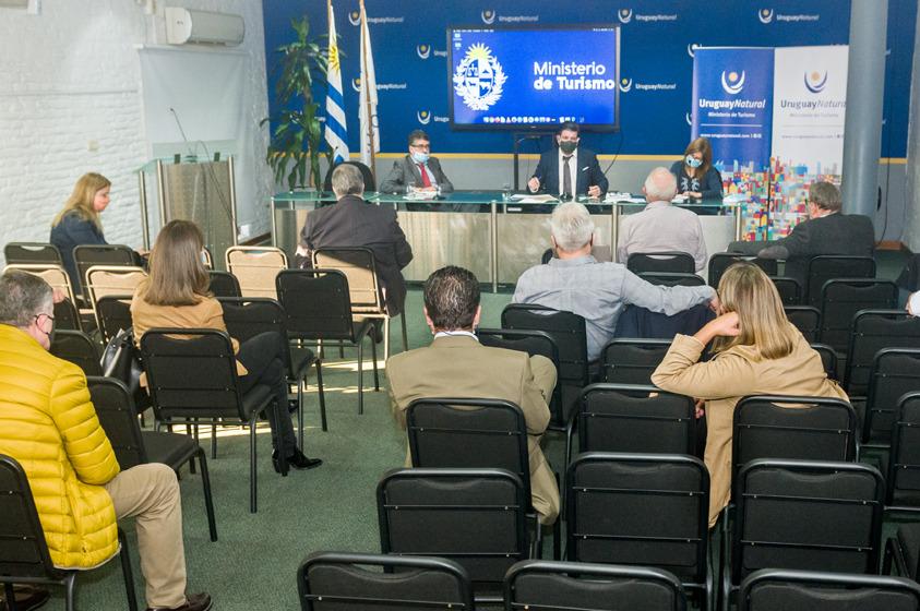 Encuentro con operadores del transporte turístico terrestre y fluvial Encuentro con operadores del transporte turístico terrestre y fluvial