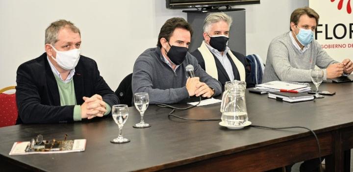 Ministro Germán Cardoso, Intendente Guillermo López y equipos de Mintur e IDF, reunidos con operadores en MAVEA Ministro Germán Cardoso, Intendente Guillermo López y equipos de Mintur e IDF reunidos con privados