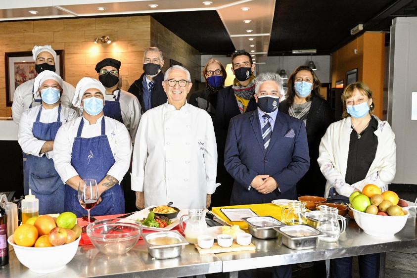 Chef Sergio Puglia presentó nuestra gastronomía, a 50 principales agentes de viajes que venden nuestro país en San Pablo Sergio Puglia presentó nuestra gastronomía a 50 principales agentes de viajes