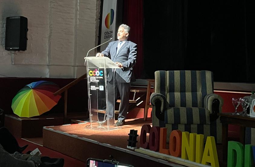 Oscar Iroldi en presentación de Colonia Diversa