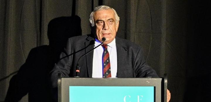 Intendente de Río Negro, Omar Lafluf, en presentación de la guía turística de Colonia a Fray Bentos Intendente de Río Negro, Omar Lafluf, en presentación de la guía turística de Colonia a Fray Bentos