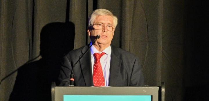 Ministro de Turismo, Tabaré Viera, en presentación de la guía turística de Colonia a Fray Bentos Ministro de Turismo, Tabaré Viera, en presentación de la guía turística de Colonia a Fray Bentos