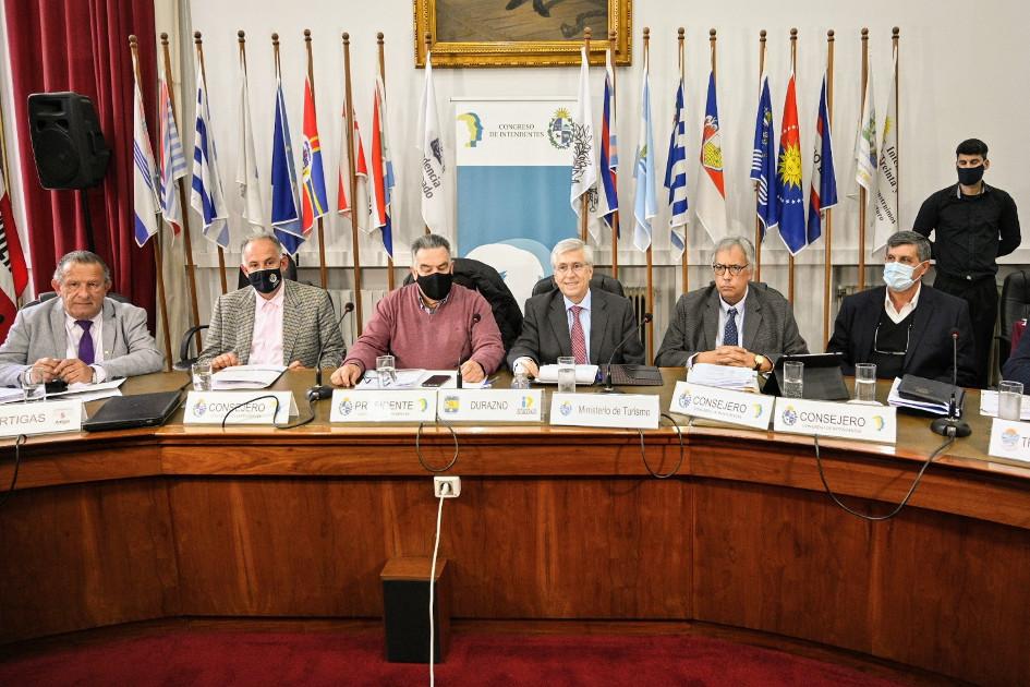 Autoridades del Mintur se reunieron con el Congreso de Intendentes Autoridades del Mintur se reunieron con el Congreso de Intendentes