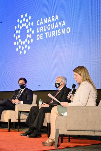 Conferencia- Cámara Uruguaya de Turismo Conferencia- Cámara Uruguaya de Turismo