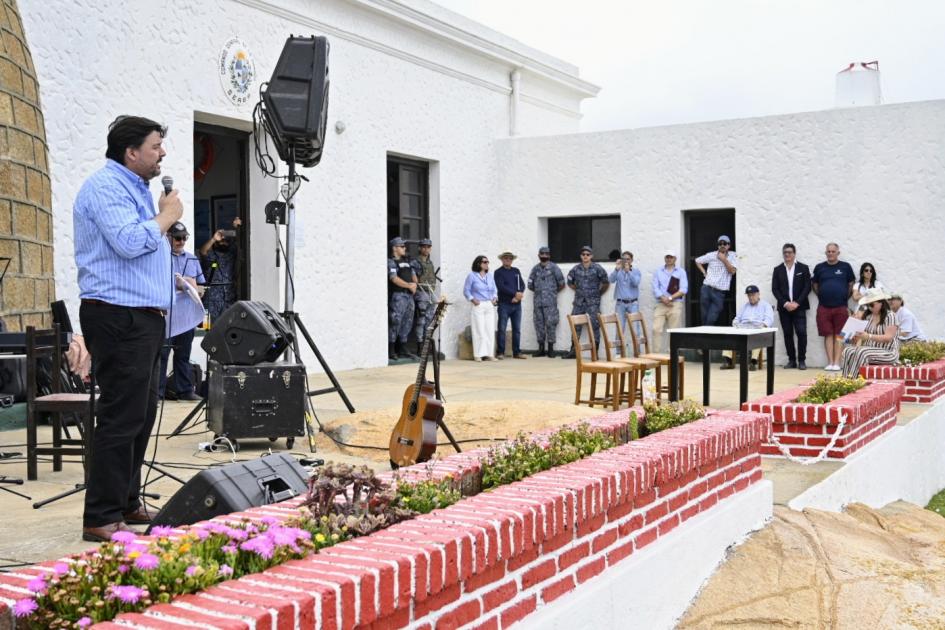 Ministro de Ambiente, Adrián Peña, en lanzamiento de Temporada de Rocha