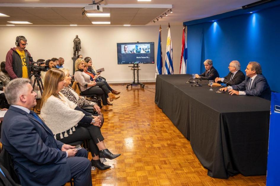 Reconocimiento a estudiantes presentes en la Conferencia de UNESCO