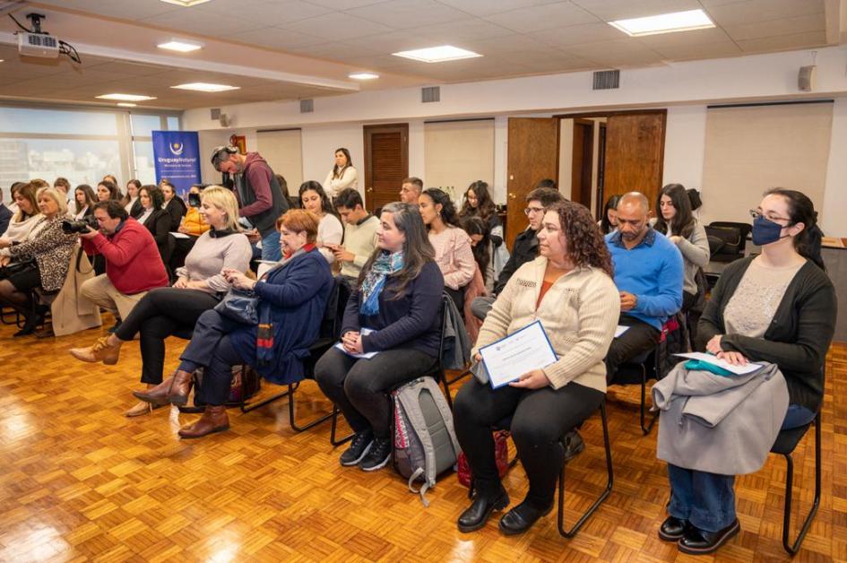 Reconocimiento a estudiantes presentes en la Conferencia de UNESCO