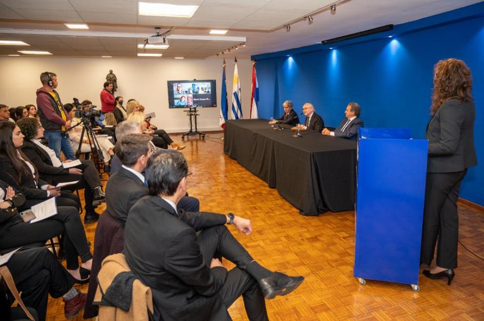 Reconocimiento a estudiantes presentes en la Conferencia de UNESCO